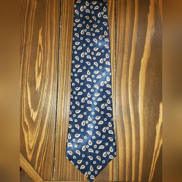 Geoffrey Beene Paisley Necktie - Picture 1 of 3